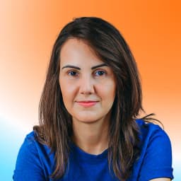 Carol Souza